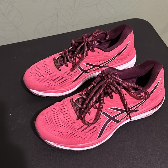 Women’s ASICS running shoes size 9.5 - Picture 2 of 6